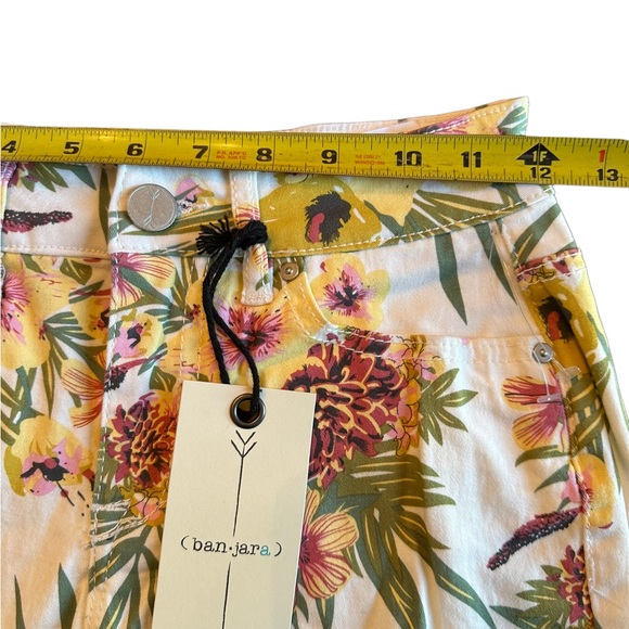 Banjara Mid Rise Tropical Floral Raw Hem Shorts - Picture 9 of 11